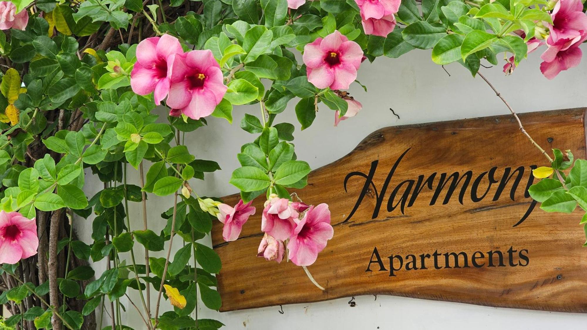 Harmony Self-Catering Apartments Vịnh Beau Vallon Ngoại thất bức ảnh